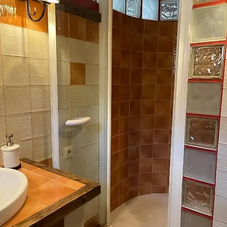 - Turístico * La Perera