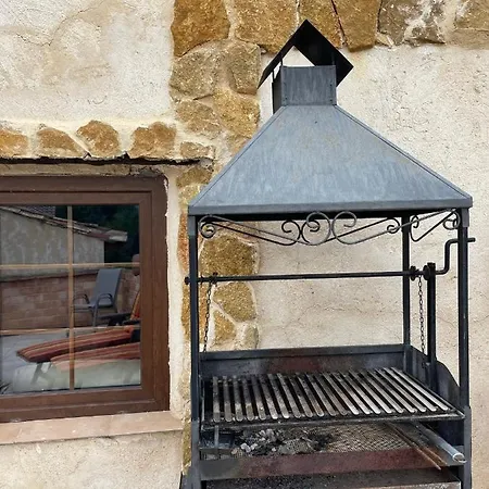 - Turístico *