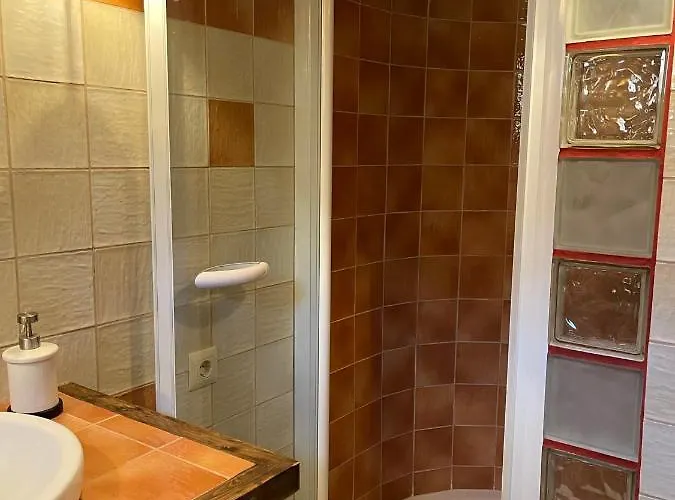 - Turistico * La Perera